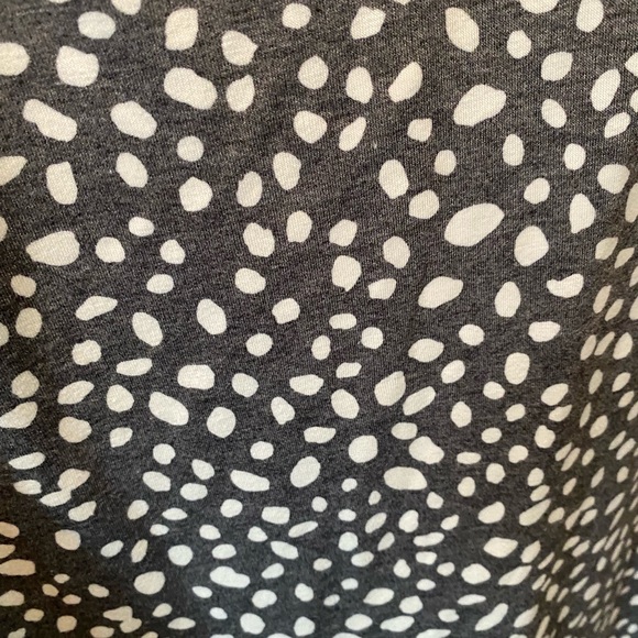 Staccato cute gray and white polkadot top - Picture 2 of 6